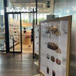 EATALY - 新しくなった原宿駅から徒歩数分にある
      
      『イータリー 原宿店』
      入り口側は、マーケットです。