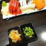 居酒屋ダブルインパクト - お刺し身。