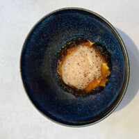 ナチュール・エ・サンス - 人参のムース　トマト　コンソメジュレ　泡がトマトソースになっていてトマト風味がフワッと口中に広がります。