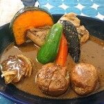 カワラヤ スープカレー - チキンと野菜(1200円)ジャガイモ増量中