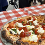 ピッツェリア　ラ・ロカンダ・デル・ピットーレ - ストラッキーノチーズのピザ