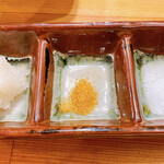 Tempura Hiroba Shokudou - 大根おろし、カレーパウダー、塩