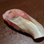 千葉たかおか - ⑲真鯵(千葉県金谷産、11時水揚げ)
      身が脂で淡いピンクに、肉厚で脂のりが凄まじい！
      だけでなく、滋味も深く濃く、悶絶もの
      でも後味はスッキリとしており絶妙のバランス