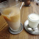 カフェ マメヒコ - アイオレ＋牛乳アイスクリーム