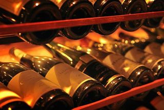 Dumviva - 約200アイテムという種類豊富なワインが気軽に楽しめます。