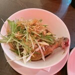 青山シャンウェイ - 蒸し鶏の葱油醤油。