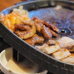 韓国料理とサムギョプサル 豚まる - 