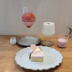 ナナシノ - さくらとグレープフルーツのグラス、桜ムースと北海道チーズケーキ、自家製さくらオレ(ICE)