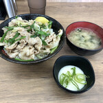 Densetsu No Sutadonya - 塩すた丼（とろろ、味噌汁付き） …￥760円