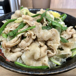 伝説のすた丼屋 - 塩すた丼（とろろ、味噌汁付き） …￥760円