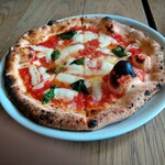Trattoria e Pizzeria LUNETTA - ピッツァマルゲリータ1,450円