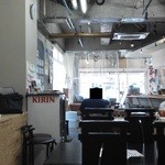 魚屋カフェ 濱の市 - 201307　濱の市　店内⇒（出入口に向かい