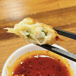 Kokusan Highball Sakaba Hachiichido - Crispy Mini Gyoza – Cross-section!