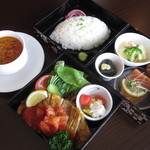 エーデルワイス - 三段重箱日替りランチ　　　９８０円