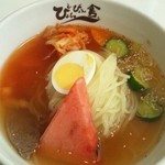 ぴょんぴょん舎  - 冷麺の中辛