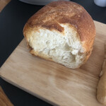 Bai Mmi Sando Icchi - フランスパン1本　160円　の半分　焼いてバターと練乳おすすめです♡