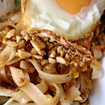 タムサン食堂 - イカ パッタイ