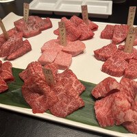 焼肉専科 肉の切り方 日本橋本店 - 