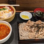 中村麺兵衛 - 単品カツ丼820円、肉そば880円