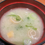 Binchousumi Biyaki Jige - 味噌汁