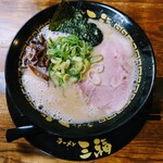 豚骨ラーメン 三福 - 令和5年4月
王道の博多とんこつ並 770円