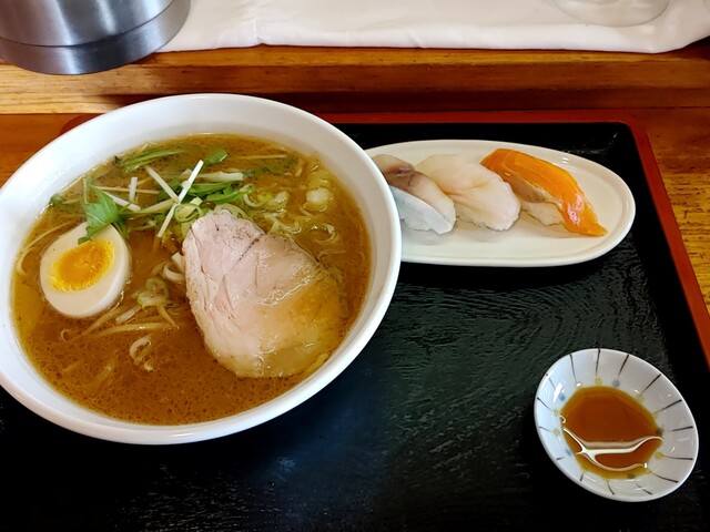 ラーメンや 二幸寿し 釧路市阿寒町のラーメン店