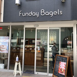 Funday Bagels - 外観