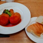 植村牧場カフェレストランいちづ - クリームコロッケ＆パン