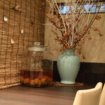 鮎知 - カウンターの風景