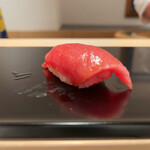 鮨 みずかみ  - 中トロ。この後、大トロがあったのを撮り忘れる失態。