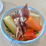 プロヴァンスの日曜日 - プチコース(\3,300)　季節のお任せオードブル（野菜のマリネ・ホタルイカ燻製）