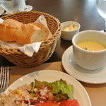 モダングリル - セットのパン・スープ・サラダバーのサラダ