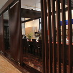 モダングリル - レセプション横にあるＢＡＲ。ウエイティングバーとしての利用も良いね。