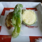 日本料理 鎌倉山倶楽部 - 天ぷらは粗塩、フライはソースで頂きました。