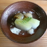 日本料理 鎌倉山倶楽部 - お煮物　冬瓜と茄子　海老そぼろ