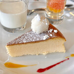 プロヴァンスの日曜日 - プチコース(\3,300)　季節の手作りデザート（チーズケーキ・シャーベット）