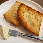 キッチンアビオッコ - 自家製パン