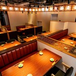 Sumibi Jidori Koshitsu Izakaya Jidori Hinamaru - 公式から拝借。席と席の近さがわかります