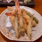 魚真 - 天ぷらの盛り合わせ1,380円