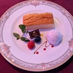Marine Rouge - スフレチーズケーキと桜アイス