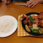 やまちゃんち - ジャンボスペアリブとライス