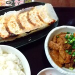 風泉 - もつ煮込み