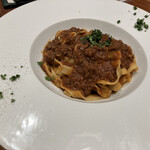 クラフトロック ブリューパブ＆ライブ - スタウトで煮込んだ和牛のボロネーゼ
                                タリアテッレ　1,680円