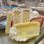 小料理 椿 - 大将に切ってもらった