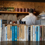 天気輪の柱 - 寡黙なタイプのマスターは、どうやらかなりの文学好きのよう。