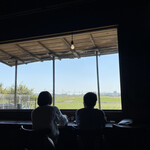 天気輪の柱 - 映し出す田園風景は、まるで異国のよう。