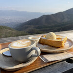 山歩 - フレンチトーストとカフェオレ