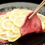 Koshitsu Yakiniku Ushiaburi - 