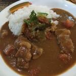 クーデリー カフェ - トマトとオクラの豚バラカレー　750円