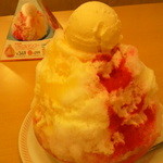 ジョイフル - 苺とマンゴーのかき氷（３４９円）